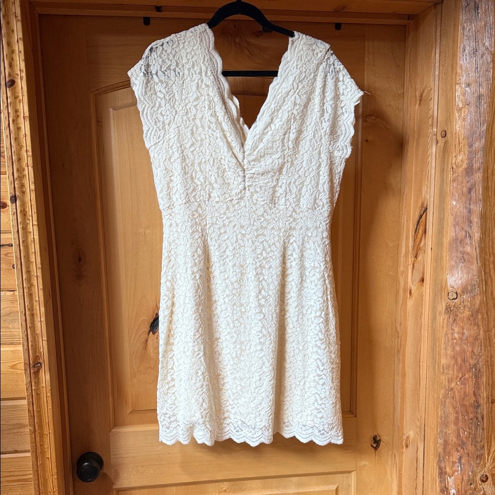 Elegant Cream Lace Dress
